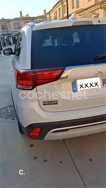 Usado Mitsubishi Outlander Motion 150 CV (110 kW) 2019 Blanco SUV