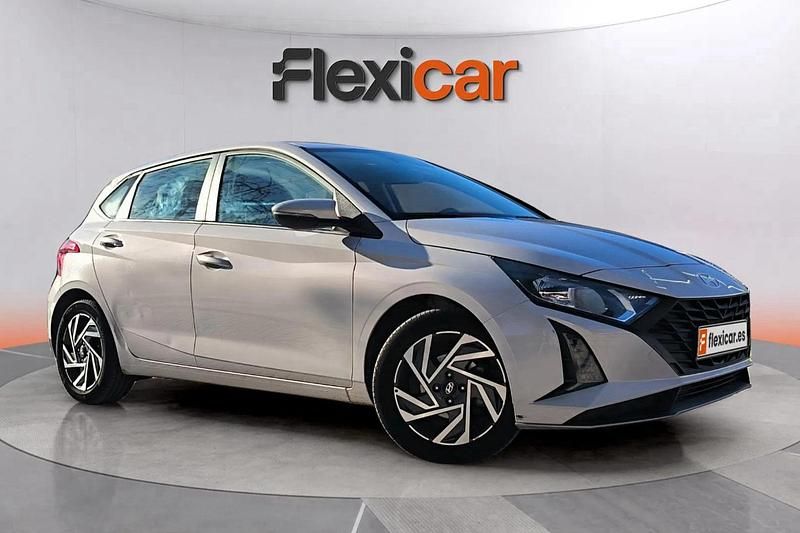 Verde Usado 2024 Hyundai i20 Utilitario | 12.690 € (Buen precio) - Imagen 1/4