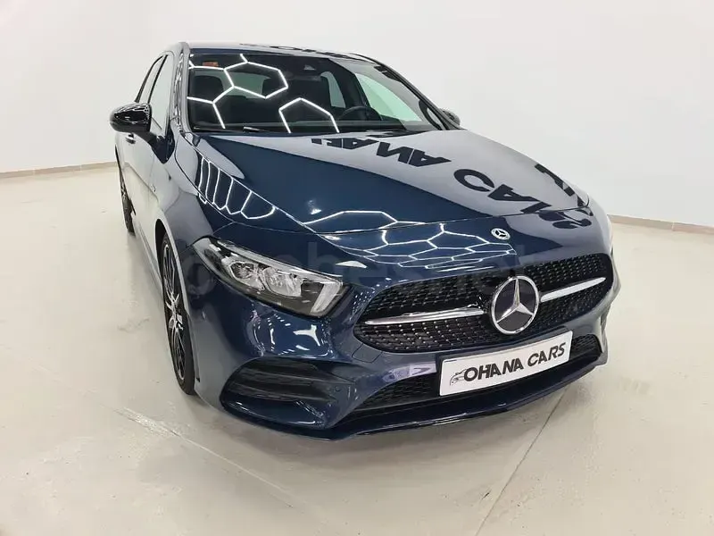 Usado Mercedes A180 136 CV (100 kW) 2021 Azul Berlina
