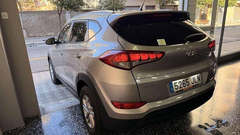 Usado Hyundai Tucson 114 CV (83 kW) 2016 Beige SUV