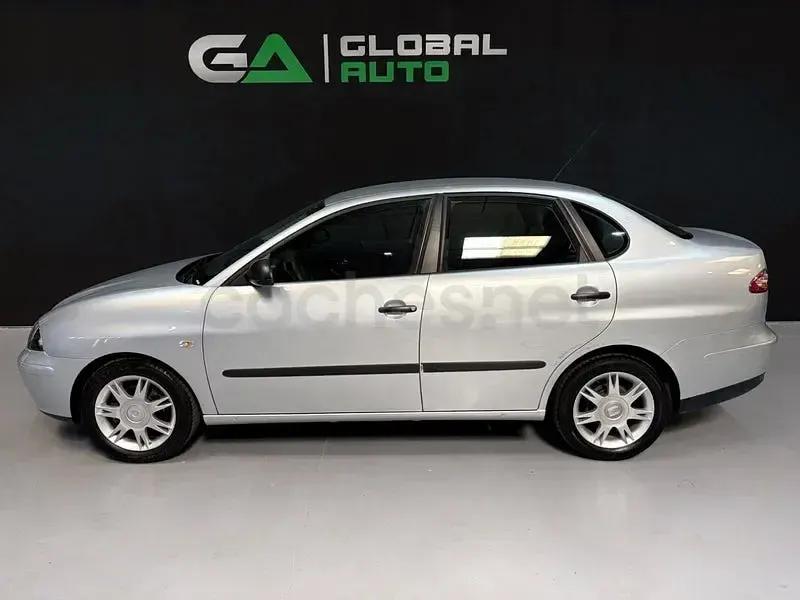 Usado Seat Cordoba Stylance 100 CV (73 kW) 2006 Gris / plata Berlina