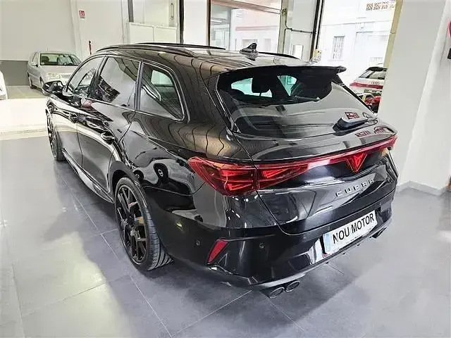 Usado Cupra Leon VZ 333 CV (244 kW) 2025 Negro Familiar