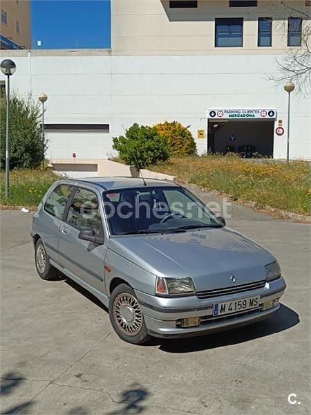 Usado Renault Clio 92 CV (67 kW) 1991 Gris / plata Utilitario