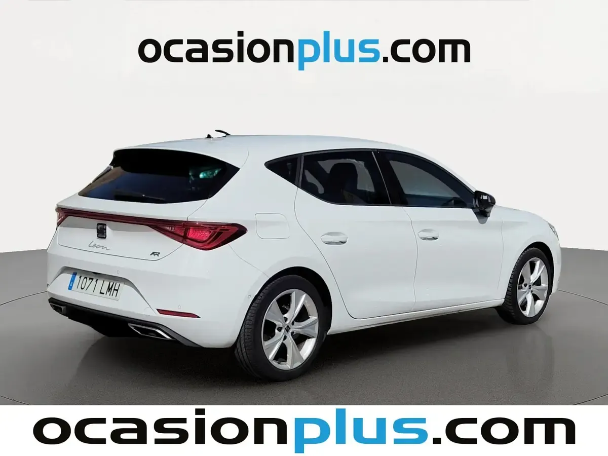 Usado Seat Leon FR 150 CV (110 kW) 2021 Blanco Utilitario