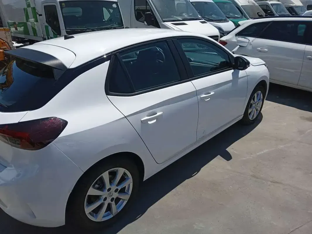 Usado Opel Corsa Edition 101 CV (74 kW) 2021 Blanco Utilitario