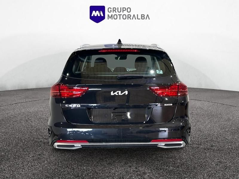 Nuevo Kia Ceed 141 CV (103 kW) 2025 Negro Utilitario