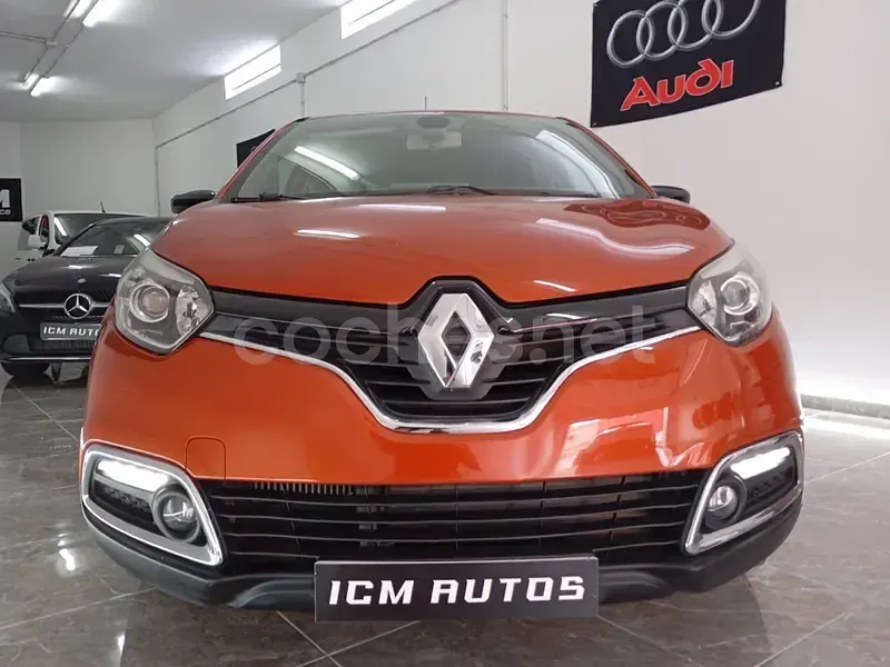 Usado Renault Captur Zen 120 CV (88 kW) 2016 Naranja SUV