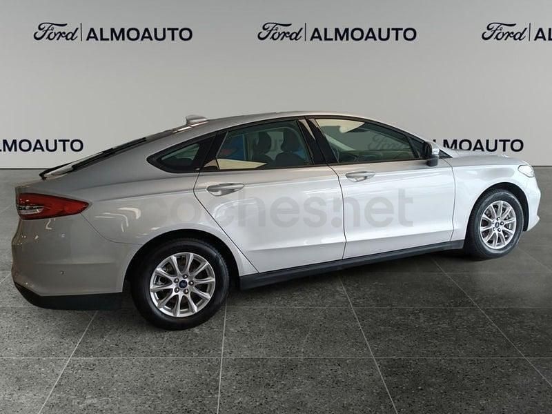 Usado Ford Mondeo Trend 150 CV (110 kW) 2020 Gris / plata Berlina