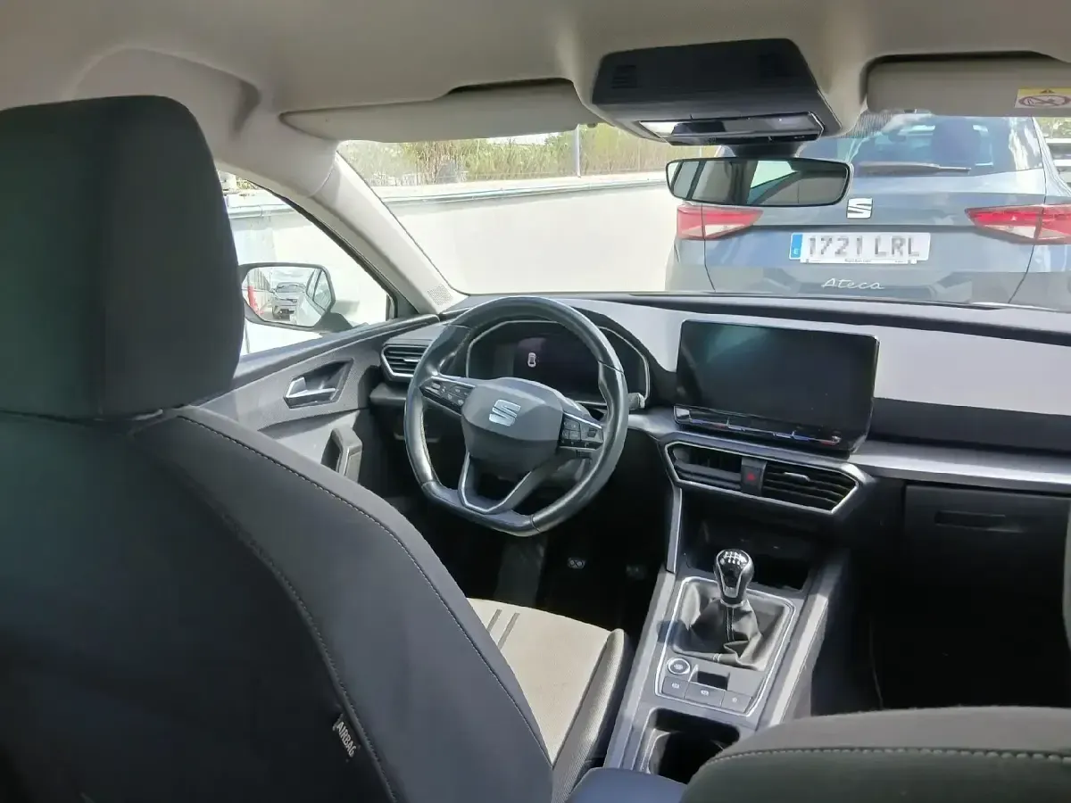 Usado Seat Leon Style 115 CV (84 kW) 2020 Blanco Berlina