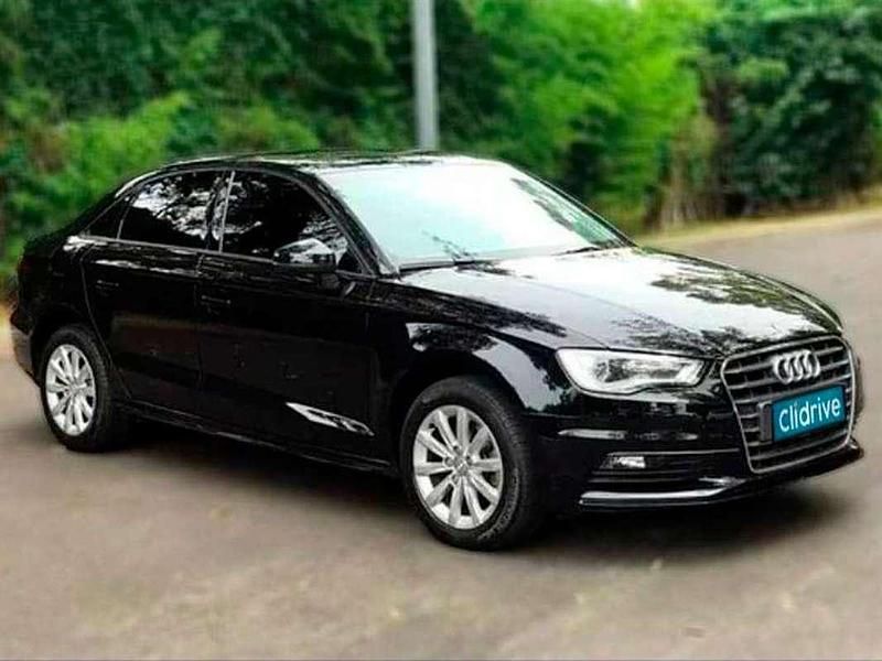 Usado Audi A3 Attraction 105 CV (77 kW) 2015 Negro Berlina