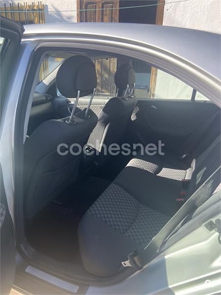 Gris / plata Usado 2004 Mercedes C200 Classic Berlina | 6800 € (Caro) - Imagen 1/1