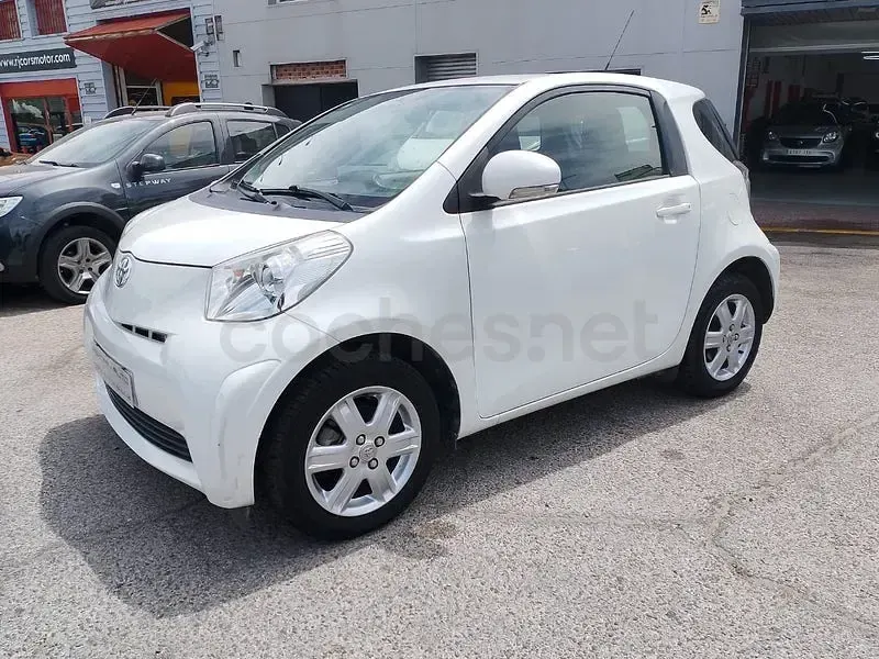 Usado Toyota iQ 68 CV (50 kW) 2009 Blanco Utilitario