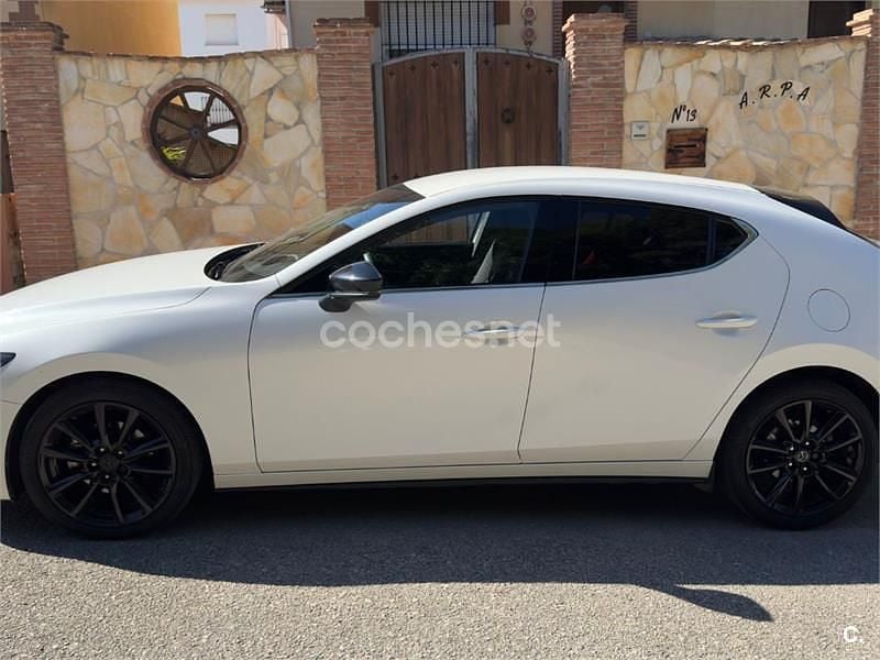 Usado Mazda 3 Homura-Line 122 CV (89 kW) 2022 Blanco Berlina