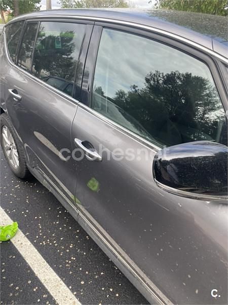 Usado Renault Espace Intens 130 CV (95 kW) 2018 Gris / plata Monovolumen