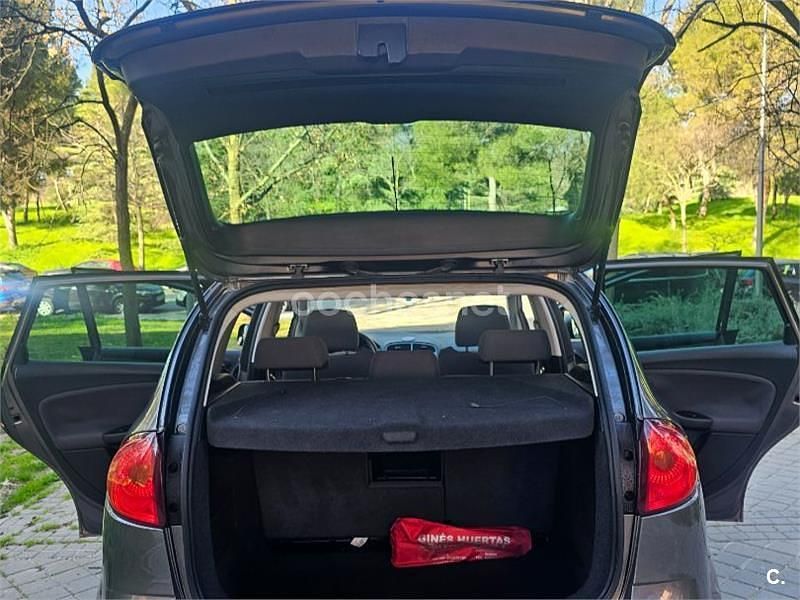 Usado Seat Altea Style 105 CV (77 kW) 2014 Beige Monovolumen