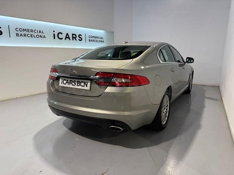 Usado Jaguar XF Luxury 240 CV (176 kW) 2012 Gris / plata Berlina