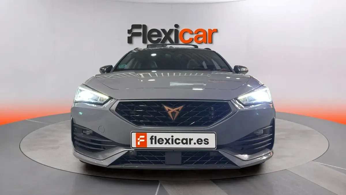 Usado Cupra Leon VZ 300 CV (220 kW) 2022 Gris Utilitario
