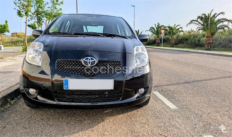 Używany Toyota Yaris 90 KM (66 kW) 2009 Czarny Hatchback