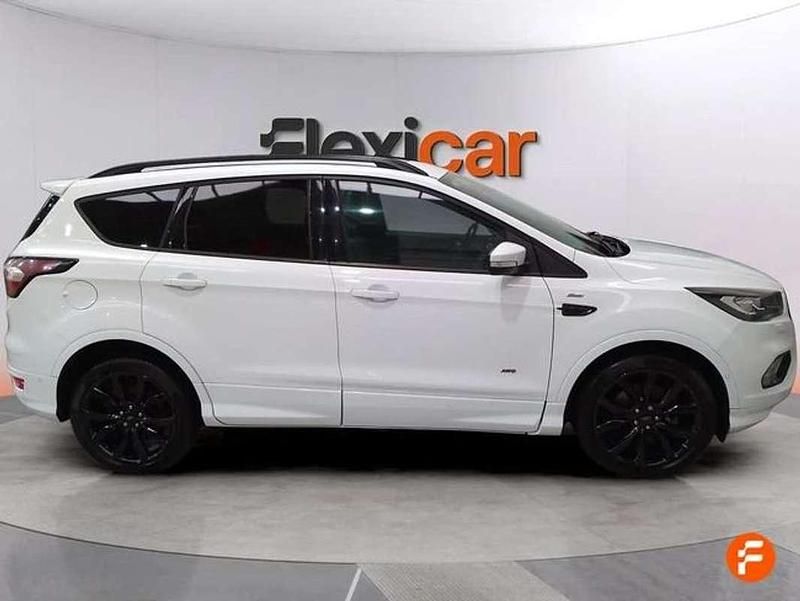 Usado Ford Kuga ST-Line 182 CV (133 kW) 2017 Blanco SUV
