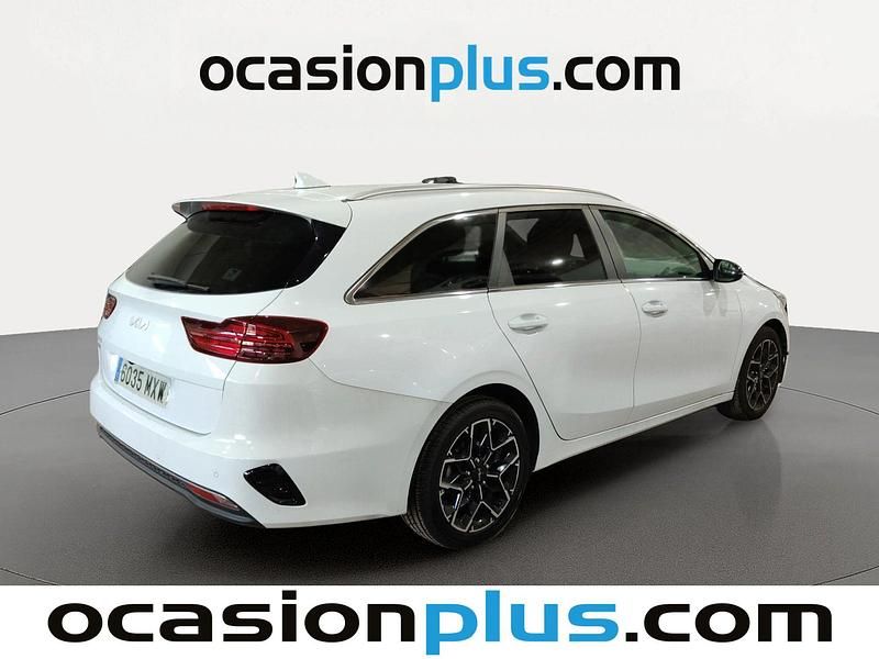 Używany Kia Ceed Style 101 KM (74 kW) 2025 Biały Hatchback