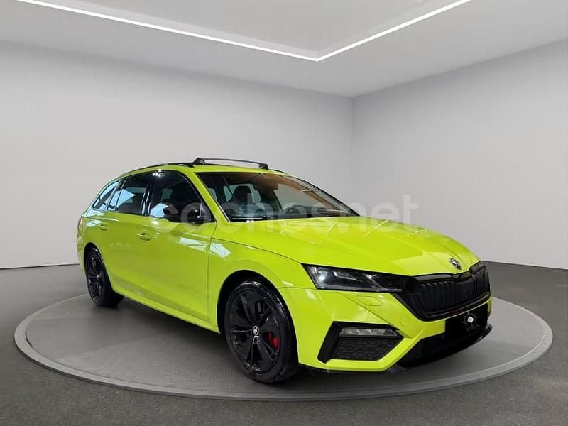 Amarillo Usado 2022 Skoda Octavia RS Familiar | 29.900 € (Caro) - Imagen 1/4