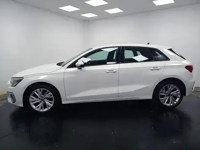 Usado Audi A3 Sportback Advanced Plus 110 CV (80 kW) 2022 Blanco Utilitario