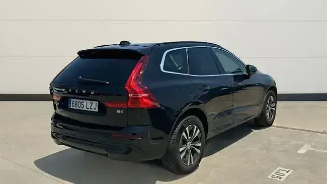 Usado Volvo XC60 Momentum 197 CV (144 kW) 2022 Negro SUV