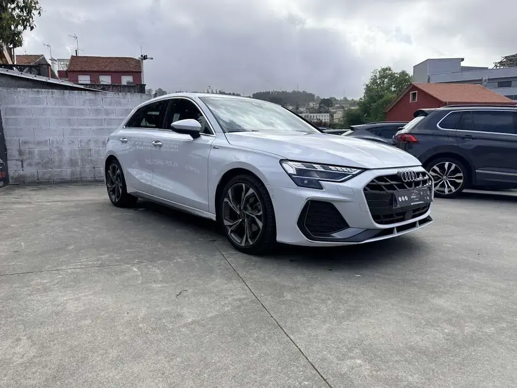 Usado Audi A3 Sportback S-Line 150 CV (110 kW) 2025 Blanco Utilitario