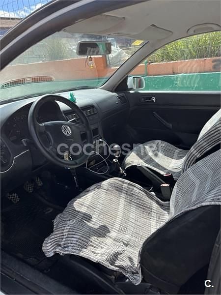 Usado VW Golf IV Conceptline 90 CV (66 kW) 2000 Blanco Berlina
