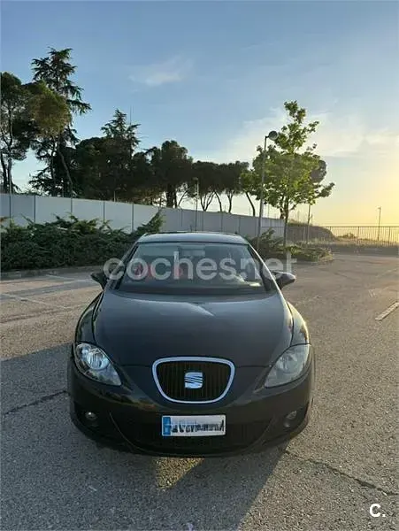 Usado Seat Leon Reference 140 CV (102 kW) 2006 Negro Utilitario