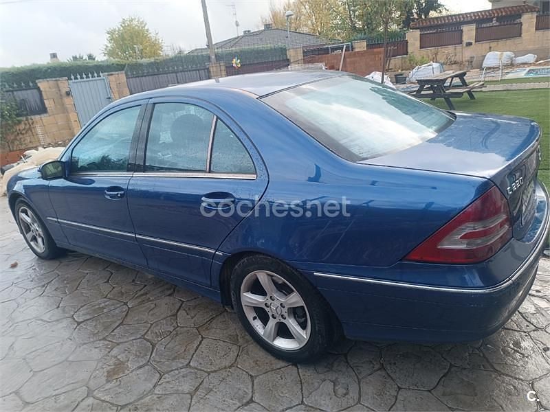 Azul Usado 2004 Mercedes C220 Avantgarde Berlina | 3000 € (Un poco caro) - Imagen 1/4