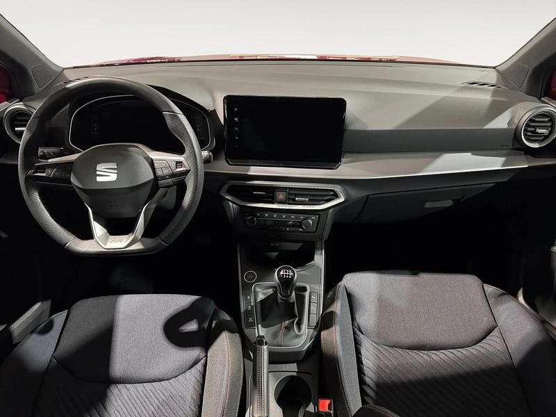 Usado Seat Arona FR 115 CV (84 kW) 2024 Rojo SUV