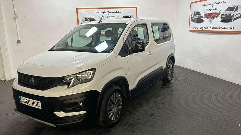 Usado Peugeot Rifter Active 100 kW (136 CV) 2023 Blanco Monovolumen