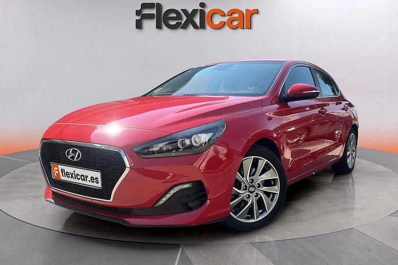 Usado Hyundai i30 Style 140 CV (102 kW) 2018 Rojo Berlina