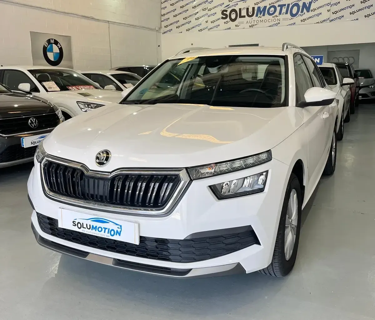 Usado Skoda Kamiq 110 CV (80 kW) 2021 Blanco SUV