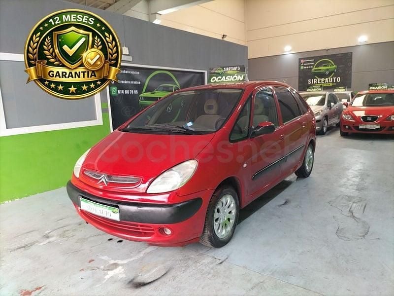 Usado Citroën Xsara Picasso 90 CV (66 kW) 2002 Rojo Monovolumen
