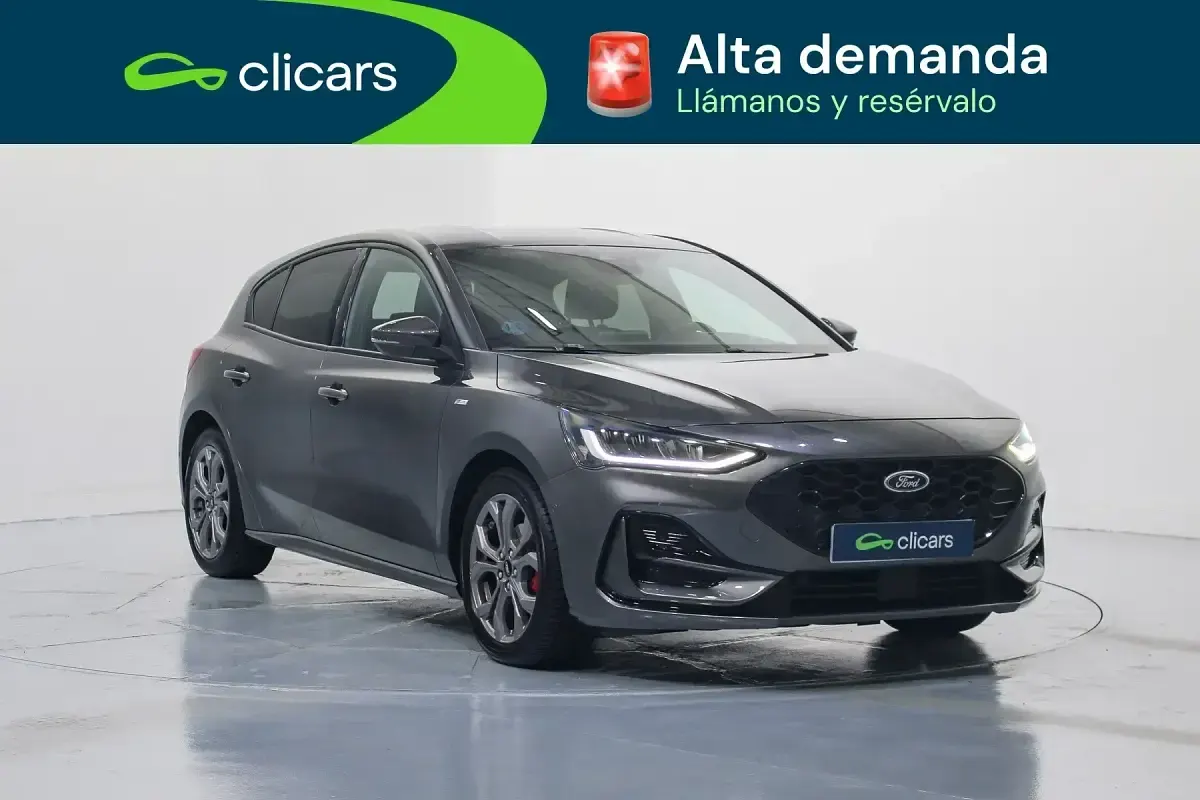 Begagnad Ford Focus ST-Line 125 HK (91 kW) 2022 Grå Sedan