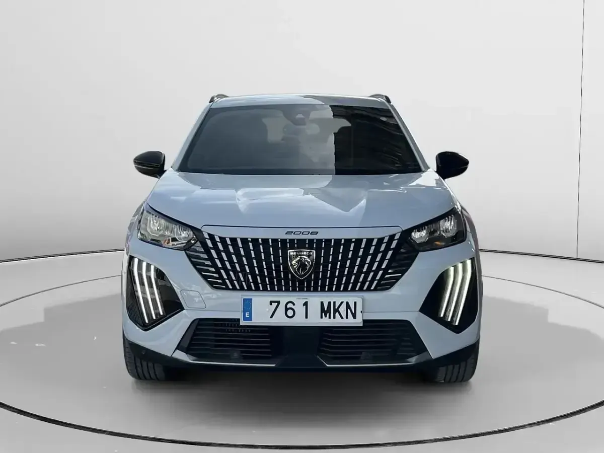 Usado Peugeot 2008 Allure 101 CV (74 kW) 2023 Blanco SUV