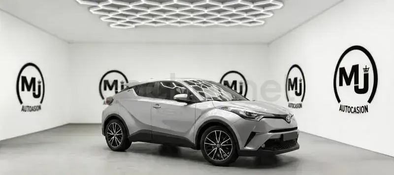 Usado Toyota C-HR Advance 122 CV (89 kW) 2017 Gris / plata SUV
