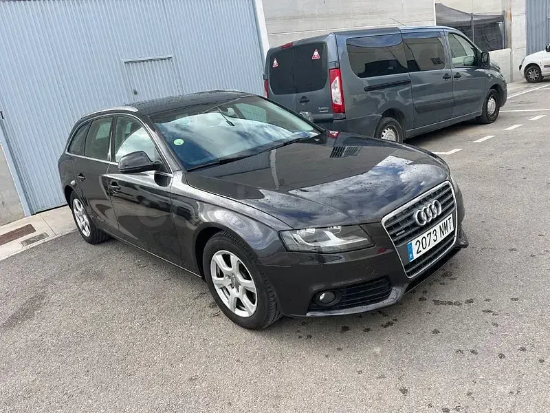 Usado Audi A4 170 CV (125 kW) 2009 Beige Familiar