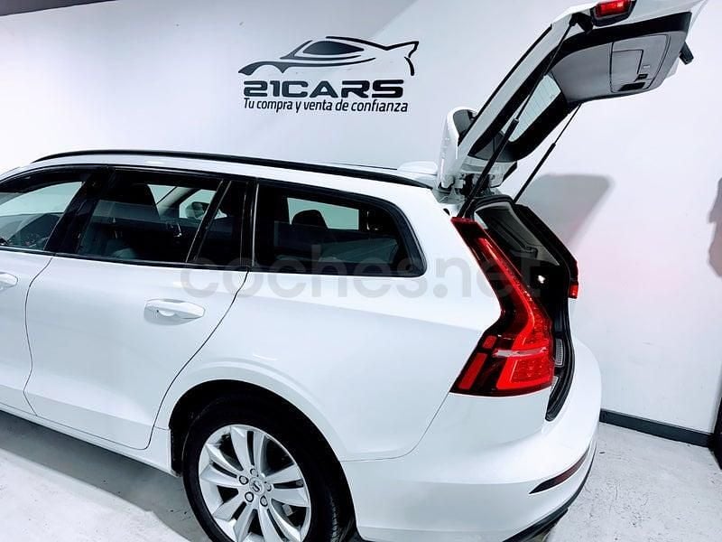 Usado Volvo V60 Momentum 196 CV (144 kW) 2021 Blanco Familiar
