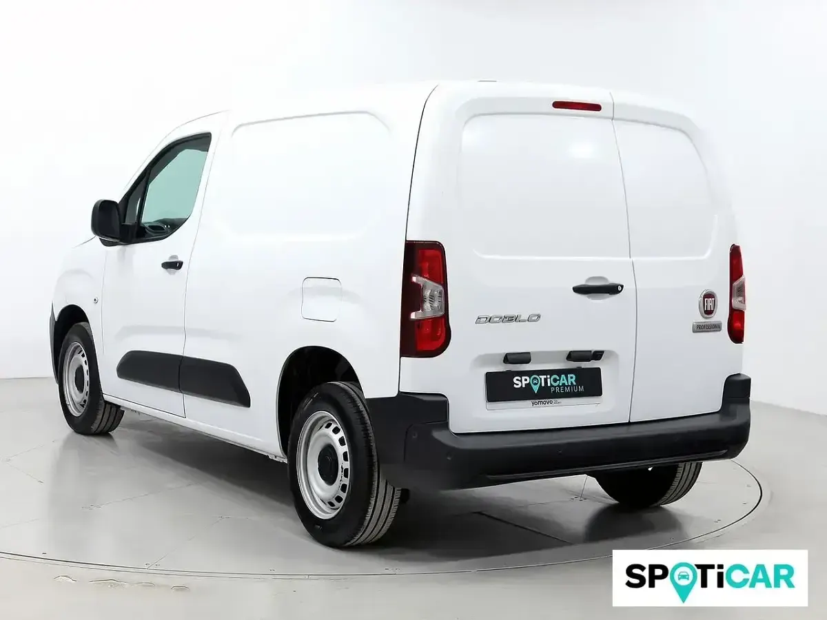 Usado Fiat Doblò 110 HP (80 kW) 2024 Branco Monovolume