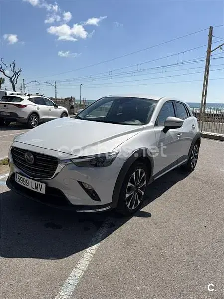 Usado Mazda CX-3 121 CV (88 kW) 2021 Gris / plata SUV