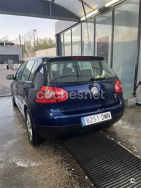 Usado VW Golf IV Highline 105 CV (77 kW) 2005 Azul Berlina