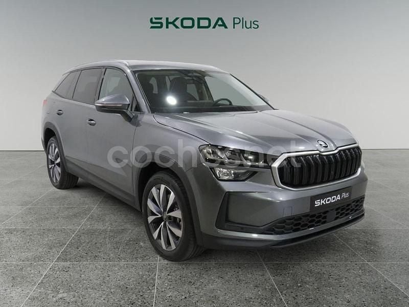 Gris Usado 2025 Skoda Kodiaq Selection SUV | 39.600 € (Un poco caro) - Imagen 1/4