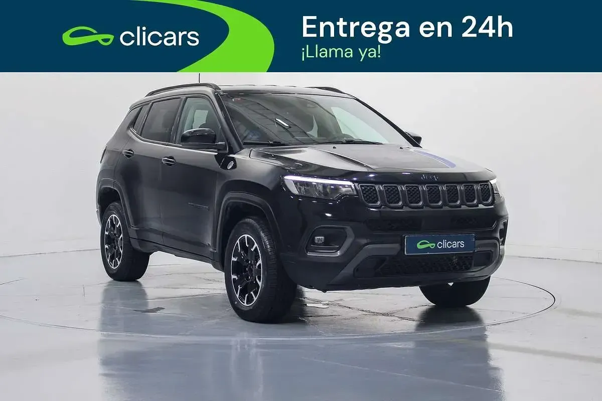 Usado Jeep Compass Trailhawk 179 CV (131 kW) 2023 Negro SUV