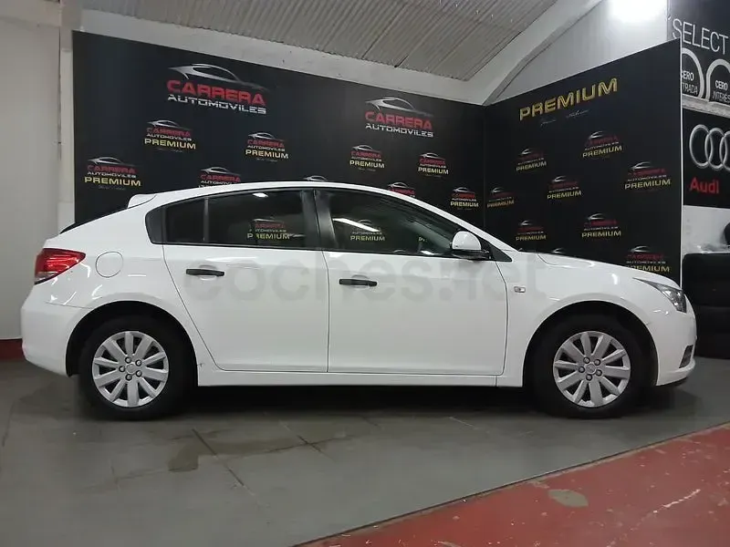 Usado Chevrolet Cruze LS 124 CV (91 kW) 2012 Blanco Berlina