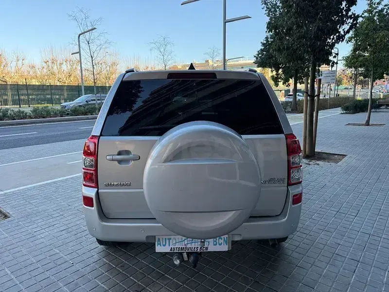 Usado Suzuki Grand Vitara 129 CV (94 kW) 2006 Gris / plata SUV