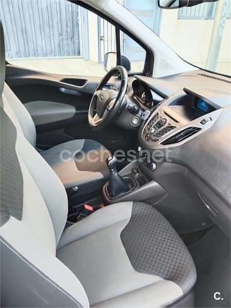 Usado Ford Tourneo Courier Titanium 100 CV (73 kW) 2015 Azul Monovolumen