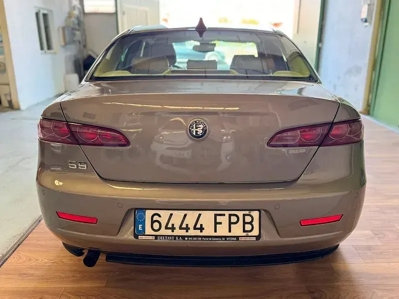 Usado Alfa Romeo 159 Distinctive 120 CV (88 kW) 2007 Beige Berlina